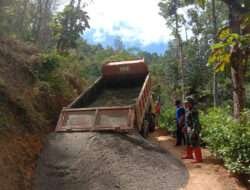 Pendistribusian Material Pasir ke Titik Sasaran Program TMMD Ke-117 Kodim Pacitan