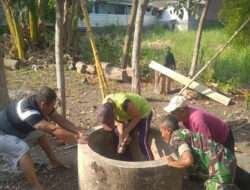 Babinsa Pitu Bantu Warga Membuat Septic Tank