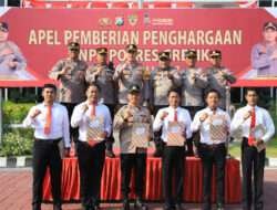 Kapolres Gresik Beri Reward Anggota Yang Berprestasi Ungkap Kasus Narkoba