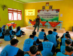 Tanamkan Jiwa Nasionalisme, Babinsa Mojo Berikan Materi Wasbang Kepada Siswa SMKN 1 Bringin