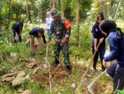 Babinsa Bersama Mahasiswa Univesitas Brawijaya Berkontribusi untuk Masa Depan Gembleb yang Lebih Hijau dan Lestari