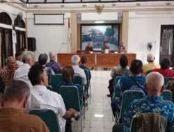 Peran Serta Babinsa Danukusuman Dalam Rapat Ketua RT dan RW Se Kelurahan Bahas Kamtibmas