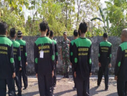 Babinsa Koramil 0805/01 Ngawi Latih Diklatsar Banser di Wilayah