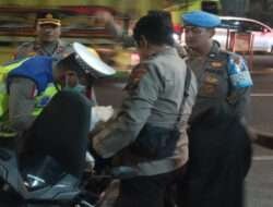 Polrestabes Bersama Tiga Pilar Tambaksari dan  Pamter PSHT Laksanakan Penyekatan