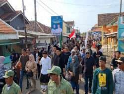 Karnaval Petik Laut, Faisol Riza Mlaku Bareng Bersama Ribuan Masyarakat