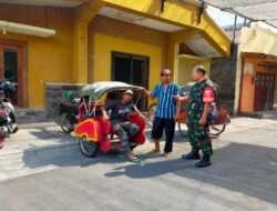 Pengayuh Becak di Kampung Batik Kauman Jadi Sasaran Komsos Babinsa Pasar Kliwon, Ini Alasannya