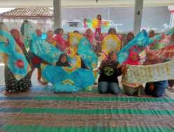 Pelatihan Olah Kain Shibori berasam Ibu-Ibu PKK Bibis Tama, Manukan, Surabaya