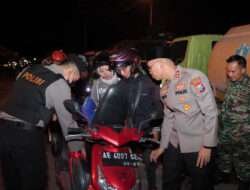 Kapolres Ponorogo Pimpin Penyekatan di Perbatasan, Suran Agung Berlangsung Kondusif