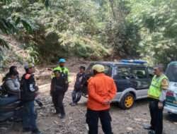 Polisi dan Tim SAR Berhasil Selamatkan Wisatawan Hilang di Lereng Budug Asu Malang
