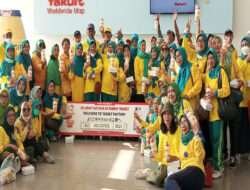 Karang Werdha Sepuluh November RW II Berkunjung ke Pabrik Yakult Ngoro Industri