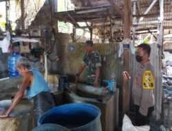 Koramil Leces Gelar Patroli dan Komsos Di Wilayah Binaan