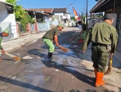 Hidupkan Budaya Gotong Royong di TMMD Kodim Solo, TNI Gelar Kerja Bakti Bersama Warga