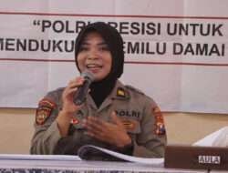 Tangkal Berita Hoax, ‘Srikandi Hebat’ Polres Probolinggo Datangi Sekolah di Probolinggo