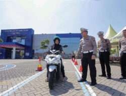 Ubah Lintasan Angka 8, SIM Cak Bhabin Polrestabes Surabaya Wujudkan Layanan Cepat Dekat dan Bersahabat