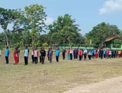 Jelang HUT Kemerdekaan RI Ke-78, Babinsa Koramil 0801/12 Pringkuku Latih Anggota Paskibraka