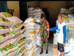 Cegah Kecurangan, Babinsa Cek Stok Pupuk Bersubsidi