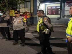 Polsek Tambaksari Melaksanakan Patroli Antisipasi Balap Liar dan Tawuran di Jalanan Saat Malam Hari