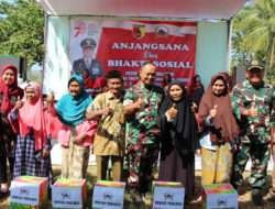 Dandim Serahkan Bansos di Wilayah Binaan