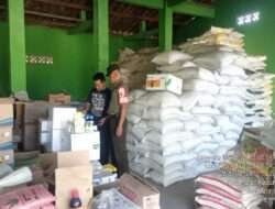 Babinsa Koramil Kedunggalar Cek Ketersediaan Pupuk dan Obat Pertanian di Kios Pengecer