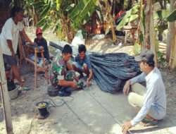 Atasi Kesulitan Rakyat, Babinsa Kelurahan Sumber Bantu Renovasi Rumah Warga