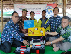 Peringati HUT RI Ke-78 Politeknik Elektronika Negeri Surabaya Hibahkan Peralatan