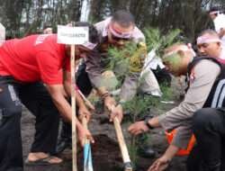 Polri Lestarikan Negeri, Polresta Banyuwangi Tanam 1.531 Bibit Pohon Serentak di HUT RI ke – 78