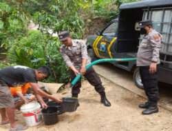 Patroli Sambang Tirta Polres Trenggalek Wujudkan Polisi Peduli Atasi Dampak Kemarau