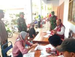 Dukungan Koramil 0806/06 Gandusari dalam Penyaluran Bantuan Program Bansos PKH Plus di Kabupaten Trenggalek