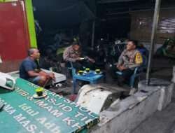 Warga Ploso Ngopi Bareng Kapolsek Tambaksari Himbau Kamtibmas