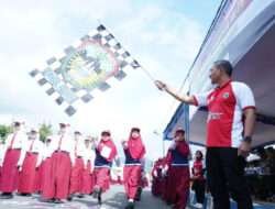 Dandim 0801/Pacitan Dampingi Bupati Pacitan Berangkatkan Peserta Lomba Gerak Jalan