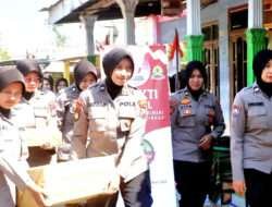 Polwan Polres Probolinggo Berikan Bantuan Wujud Polisi Peduli Disabilitas