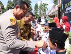 Kunker ke Polres Lumajang, Kapolda Jatim Berikan Santunan Anak Yatim