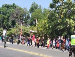 Babinsa Koramil 0805/12 Mantingan Amankan Pawai Budaya HUT Kemerdekaan RI Ke 78