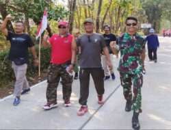 Jalan Sehat Bersama Warga, Cara Babinsa Sambirejo Pererat Kemanunggalan TNI-Rakyat