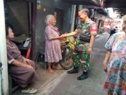 Senyum Sapa Salam  dan Komsos Sarana Jitu Babinsa Kepatihan Wetan Ciptakan Keakraban Dengan Warga