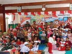 Babinsa Bersama Bhabinkamtibmas Amankan Karnaval HUT RI KE-78 di Wilayah Gandekan