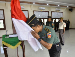 Tumbuhkan Kecintaan Terhadap Satuan, Kodim 0735/Surakarta Gelar Tradisi Pelepasan dan Penerimaan Anggota Baru Serta Purna Tugas Prajurit