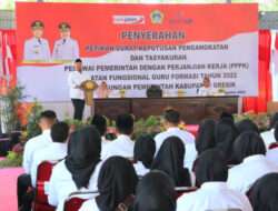 Serahkan SK PPPK Guru Formasi 2022, Bupati Gresik Harapkan Para Guru Terus Tingkatkan Pendidikan Di kabupaten Gresik