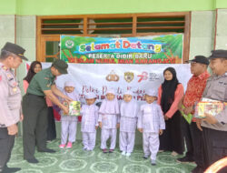 Motivasi Belajar, Babinsa Koramil 0805/05 Karangjati Bagikan Alat Tulis Kepada Anak Sekolah Paud di Wilayah