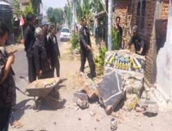 Kapolres Nganjuk Apresiasi Warga PSHT Rayon Kuncir Bongkar Tugu Perguruan Silat Secara Sukarela