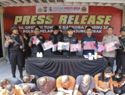 Polres Tanjung Perak Berhasil Ungkap 13 Kasus Narkoba dan Amankan 16 Tersangka