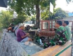 Melalui Anjangsana,Babinsa Kelurahan Pajang Jalin Silaturahmi Dengan Warga