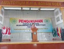 Ketua PWM Jatim Bekali PCM Paciran 5 Hal dan Puji Pencipta Lagu Saat Pengukuhan