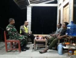 Patroli Sinergitas TNI-Polri Di Manyaran Diselingi Komsos Dengan Warga