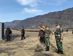 Dandim Pantau Lokasi Kebakaran Taman Nasional Bromo Tengger Semeru (TNBTS)