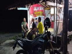 Sambangi Pos Kamling, Babinsa Koramil 12 Bendosari Motivasi Warga Pentingnya Pengamanan Lingkungan