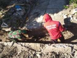 Wujud Kepedulian Lingkungan, Babinsa Purwosari Kerja Bakti Dengan Warga Binaan