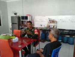 Melalui Komsos Babinsa Jalin Tali Persaudaraan Dan Ciptakan Situasi Nyaman Bersama Warga