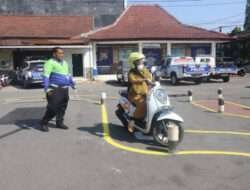 Sambut Hari Lalu Lintas Bhayangkara Ke 68, Polres Kediri Kota Gelar Lomba Ujian Praktik SIM