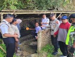 Atasi Problematika Masyarakat, Danramil 0801/05 Nawangan Survei Sumber Mata Air